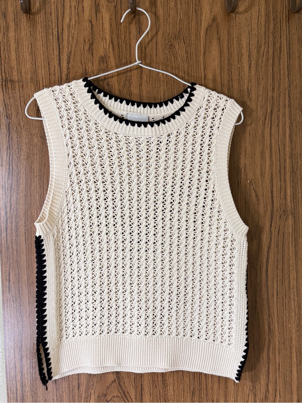 Varley Cream Knit Sleeveless Crew with Black Trim